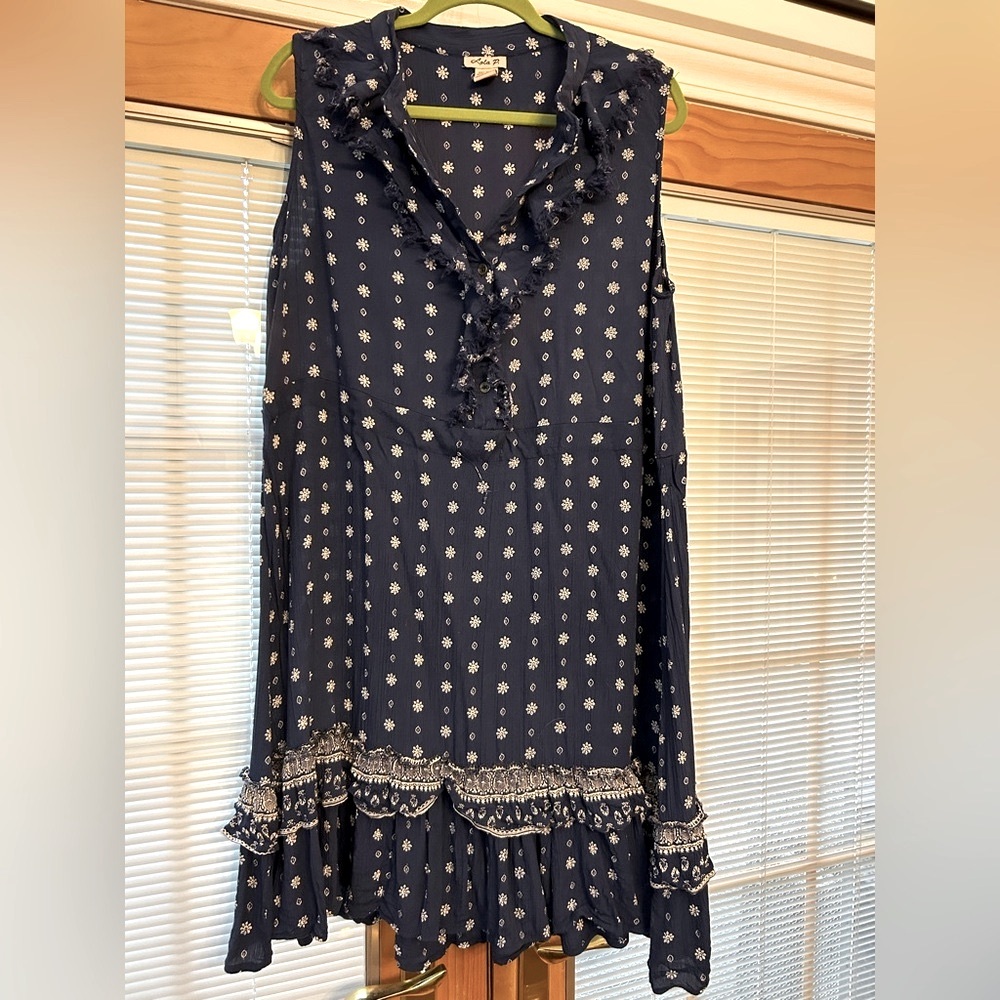 LOLA P. Navy Sleeveless dress with White Floral Pattern
